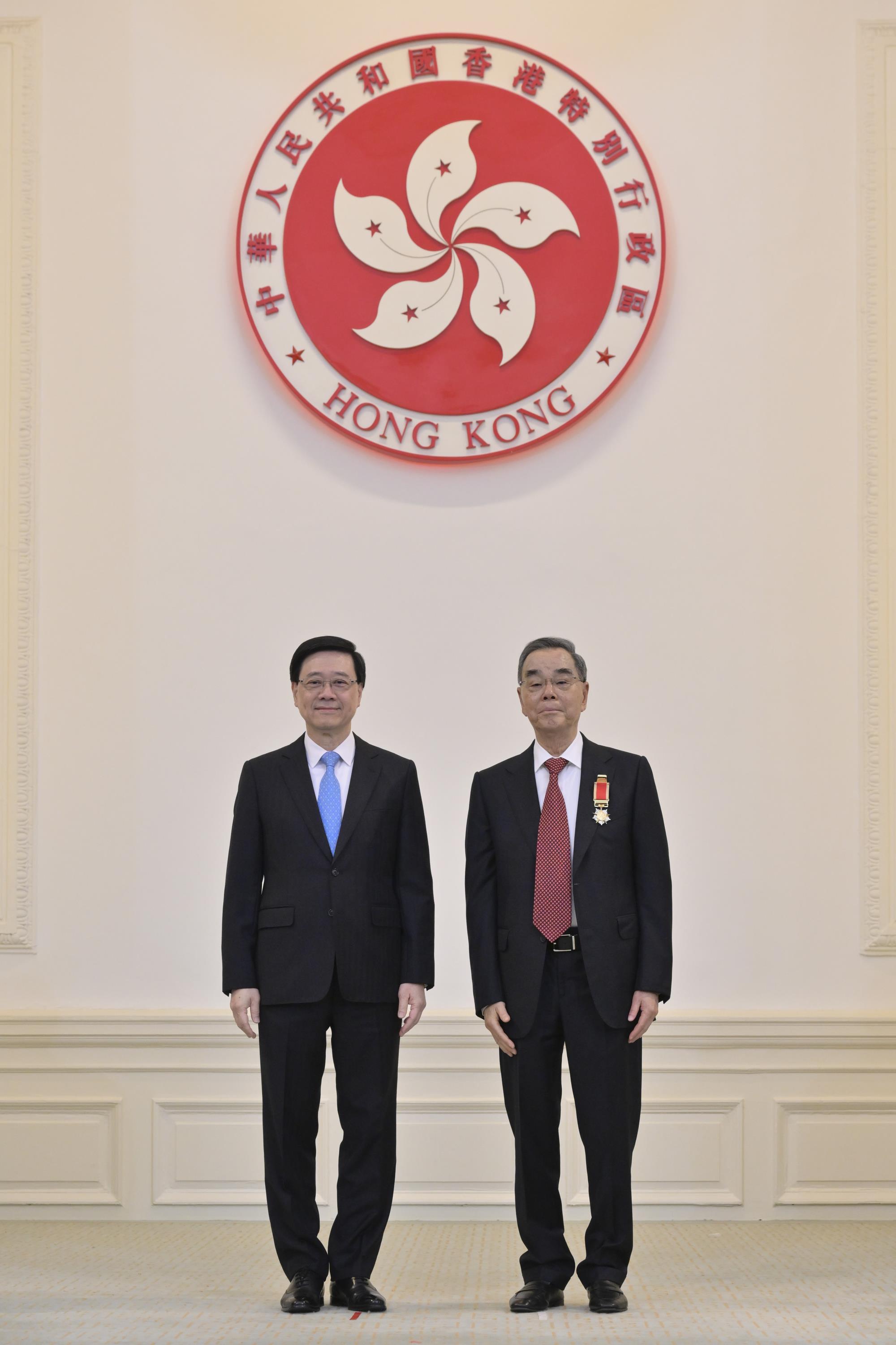 2024年，林树哲先生获颁大紫荆勋章.jpg